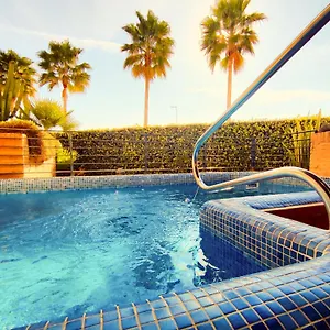  Apartmán Luxury 3 Bedrooms, Private Heated Pool - Ehhouse